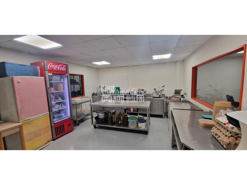 Foto a7fad93b-7f93-42f3-96c8-9e5a2e6433bd. Pas-de-porte local commercial dans Almussafes Foto a7fad93b-7f93-42f3-96c8-9e5a2e6433bd. Pas-de-porte local commercial dans Almussafes