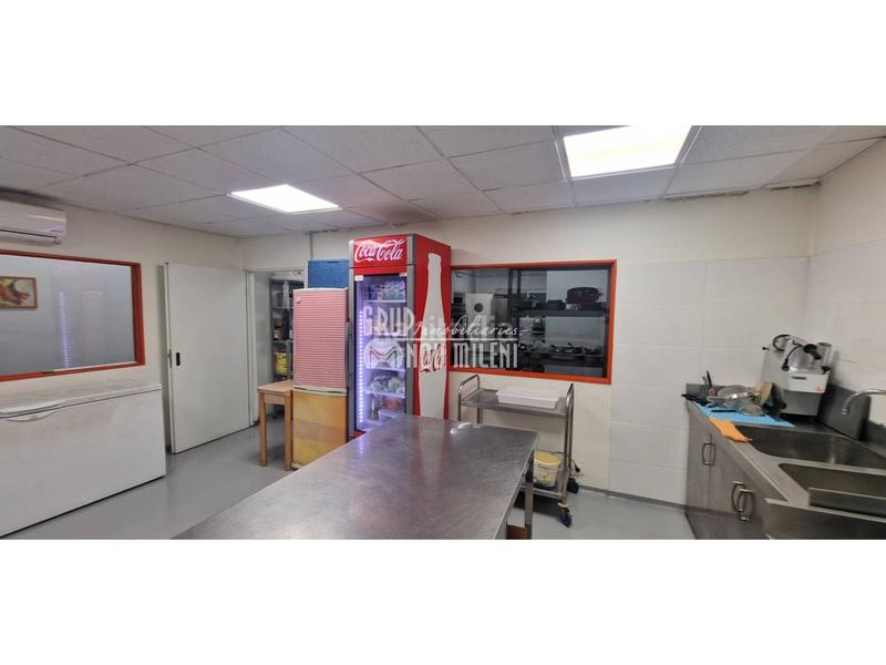 Foto bd39ccba-c2c6-4243-a74f-cd9d9abb96b7. Pas-de-porte local commercial dans Almussafes Foto bd39ccba-c2c6-4243-a74f-cd9d9abb96b7. Pas-de-porte local commercial dans Almussafes