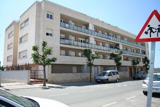 Apartment in Alcarràs. Apartamento con 2 habitaciones, ascensor y piscina comunitaria Apartment in Alcarràs. Apartamento con 2 habitaciones, ascensor y piscina comunitaria