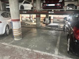 Parking coche Carrer de l'albereda. Plaza de parking ideal para coche pequeño Parking coche Carrer de l'albereda. Plaza de parking ideal para coche pequeño