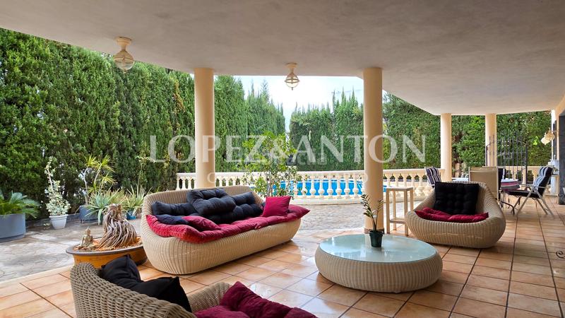 Foto 84e81fe6-5139-4a65-a3d5-57b0b24d8c81. Xalet amb xemeneia aparcament piscina a Benaguasil Foto 84e81fe6-5139-4a65-a3d5-57b0b24d8c81. Xalet amb xemeneia aparcament piscina a Benaguasil