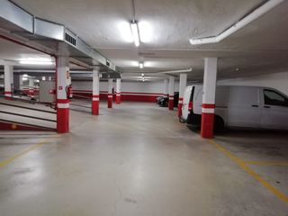 Location Parking voiture à Carrer cesar martinell i brunet (de), 30. Edificio seminuevo Location Parking voiture à Carrer cesar martinell i brunet (de), 30. Edificio seminuevo