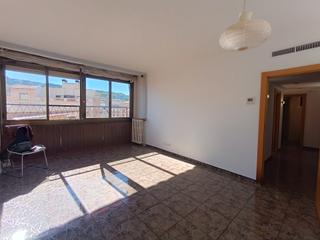 Pis a Avinguda del paral·lel 87. Piso muy soleado y céntrico Pis a Avinguda del paral·lel 87. Piso muy soleado y céntrico