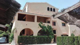 Semi detached house A 2km de la playa y 0,5km de san juan pueblo. Con piscina comunitaria y jardín Semi detached house A 2km de la playa y 0,5km de san juan pueblo. Con piscina comunitaria y jardín