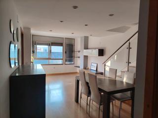 Dúplex  Carrer maternitat d'elna. Preciós dúplex de 2 habitacions, 2 terrasses i una plaça d'aparc Dúplex  Carrer maternitat d'elna. Preciós dúplex de 2 habitacions, 2 terrasses i una plaça d'aparc