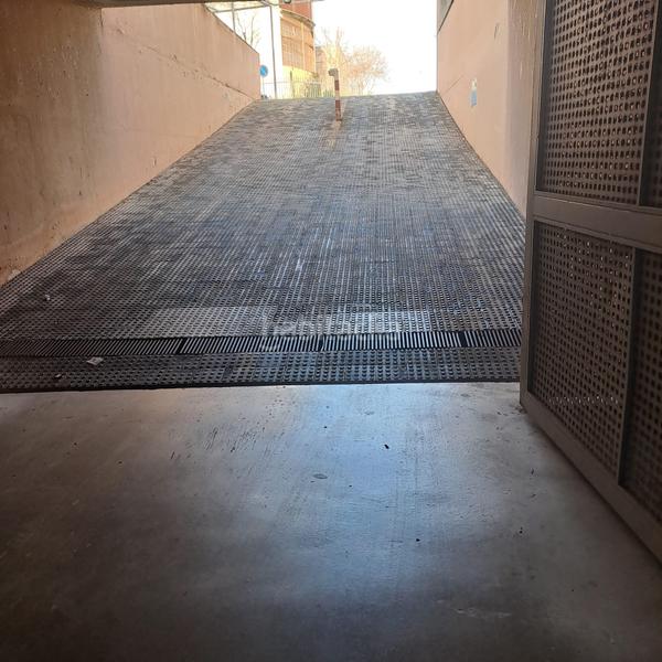 Foto ae217336-e83a-43d0-b756-463f8beac86f. Parking voiture dans Son Cladera Palma de Mallorca Foto ae217336-e83a-43d0-b756-463f8beac86f. Parking voiture dans Son Cladera Palma de Mallorca