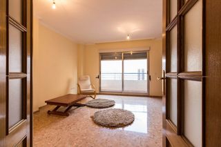Piso en El Castell. Piso seminuevo de 3 dormitorios con terraza, garaje y trastero Piso en El Castell. Piso seminuevo de 3 dormitorios con terraza, garaje y trastero