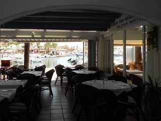 Restaurante Passeig portitxol. Restaurante en lago calan bosch Restaurante Passeig portitxol. Restaurante en lago calan bosch