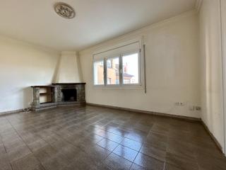 Miete Etagenwohnung in Nord. Pis 1 habitació en lloguer Miete Etagenwohnung in Nord. Pis 1 habitació en lloguer