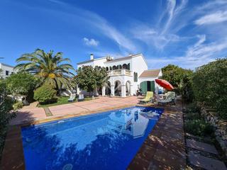 Chalet à Cala Blanca. Preciosa villa de 4 dormitorios recién reformada con piscina pri Chalet à Cala Blanca. Preciosa villa de 4 dormitorios recién reformada con piscina pri