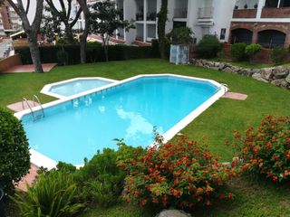 Etagenwohnung in Fenals. Magnífico piso de 132 m2 con buena ubicación en el centro de llo Etagenwohnung in Fenals. Magnífico piso de 132 m2 con buena ubicación en el centro de llo