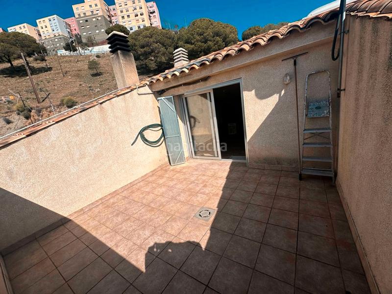 Foto 246df885-c07b-4264-9134-99dffda4b1f0. Maison jumelée avec cheminée chauffage parking dans Santa Coloma de Gramenet Foto 246df885-c07b-4264-9134-99dffda4b1f0. Maison jumelée avec cheminée chauffage parking dans Santa Coloma de Gramenet