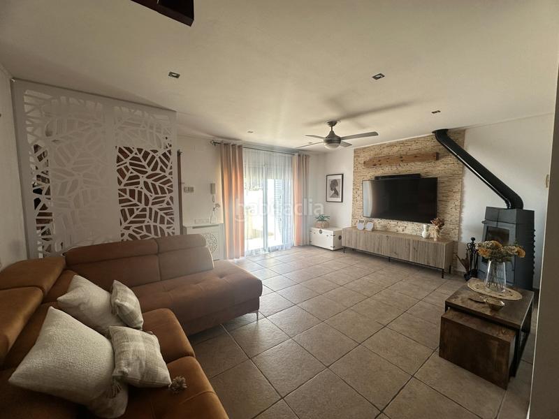 Foto 3b38448e-d0c0-421e-a714-cd0e15c9e396. Maison jumelée avec cheminée chauffage parking dans Santa Coloma de Gramenet Foto 3b38448e-d0c0-421e-a714-cd0e15c9e396. Maison jumelée avec cheminée chauffage parking dans Santa Coloma de Gramenet