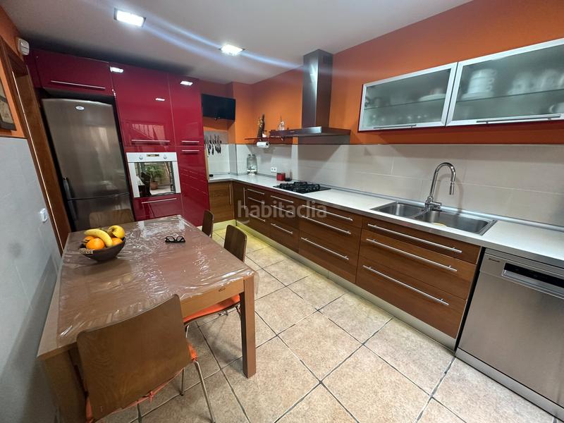 Foto 83ebcf46-76b5-48d5-8cb5-08544c0a311a. Maison jumelée avec cheminée chauffage parking dans Santa Coloma de Gramenet Foto 83ebcf46-76b5-48d5-8cb5-08544c0a311a. Maison jumelée avec cheminée chauffage parking dans Santa Coloma de Gramenet