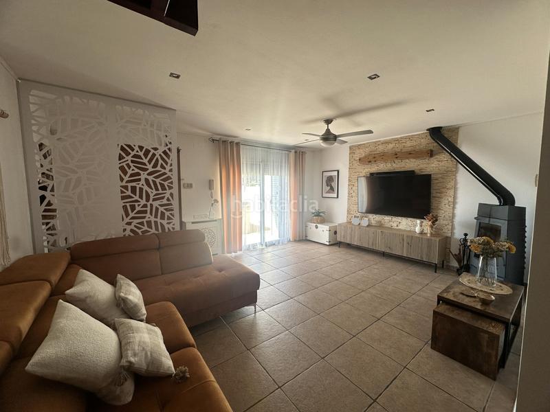 Foto fae70de4-2ea2-4e99-bafb-2d35f01b7204. Maison jumelée avec cheminée chauffage parking dans Santa Coloma de Gramenet Foto fae70de4-2ea2-4e99-bafb-2d35f01b7204. Maison jumelée avec cheminée chauffage parking dans Santa Coloma de Gramenet