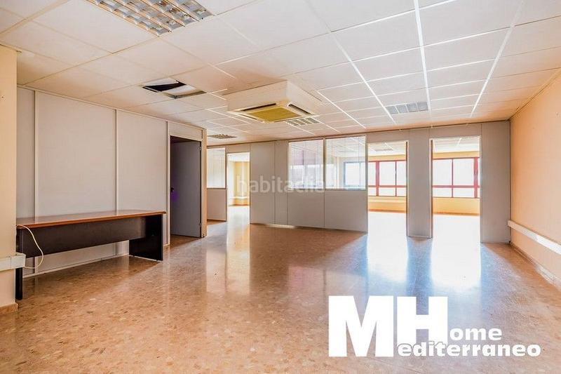 Foto c264f7e3-b404-434c-a685-5deee61e2716. Büro in escultor fuster 8 in Piscinas Villarreal / Vila - real Foto c264f7e3-b404-434c-a685-5deee61e2716. Büro in escultor fuster 8 in Piscinas Villarreal / Vila - real