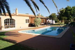 Casa en Cala d´En Bosch-Serpentona. Chalet en el campo con todas las comodidades Casa en Cala d´En Bosch-Serpentona. Chalet en el campo con todas las comodidades