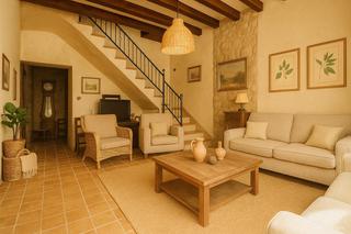 Bauernhof in Puigpunyent. Casa de pueblo con mucho carácter y bonito jardín en el encantad Bauernhof in Puigpunyent. Casa de pueblo con mucho carácter y bonito jardín en el encantad