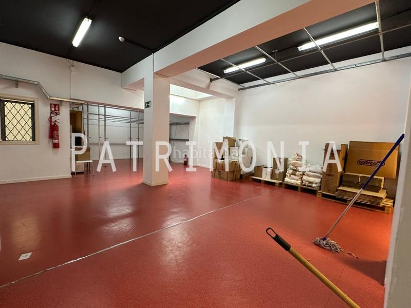 Foto 6f595974-1e4c-4c80-b611-24f307758cc3. Alquiler local comercial local sicilia gran fachada forma de u en Barcelona Foto 6f595974-1e4c-4c80-b611-24f307758cc3. Alquiler local comercial local sicilia gran fachada forma de u en Barcelona