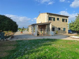 Mas à Algaida. Finca rústica con casa y piscina en algaida Mas à Algaida. Finca rústica con casa y piscina en algaida