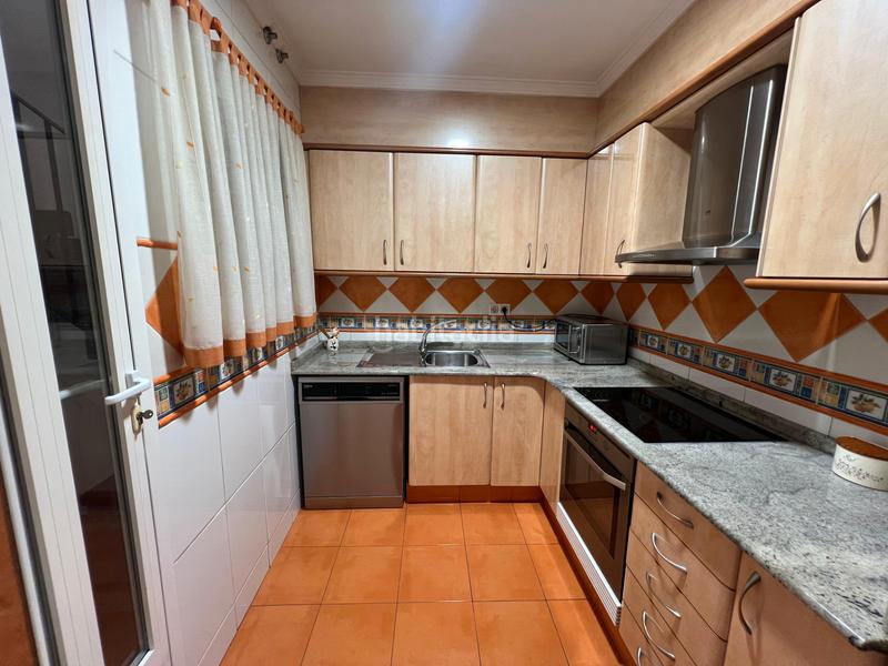 Foto dfeae2d9-5546-4942-8815-0d3d001b192d. Casa con parcheggio in Zona Cantereria Burjassot Foto dfeae2d9-5546-4942-8815-0d3d001b192d. Casa con parcheggio in Zona Cantereria Burjassot