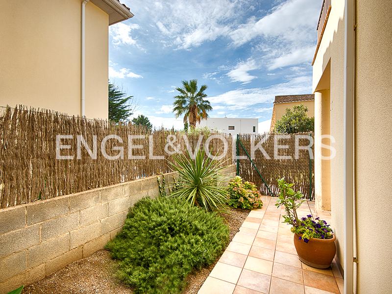 Foto 3de3c911-7527-47fd-9d6a-00ef09f67f25. Casa edificios residenciales y comerciales excepcionales en Empuriabrava Foto 3de3c911-7527-47fd-9d6a-00ef09f67f25. Casa edificios residenciales y comerciales excepcionales en Empuriabrava