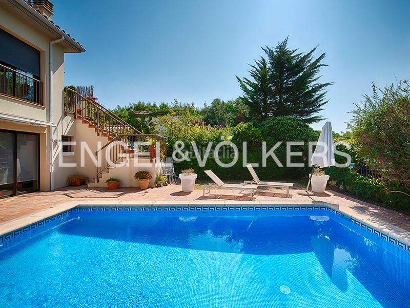 Foto 639c8905-1730-4372-b395-ee29f28e098a. Casa edificios residenciales y comerciales excepcionales en Empuriabrava Foto 639c8905-1730-4372-b395-ee29f28e098a. Casa edificios residenciales y comerciales excepcionales en Empuriabrava