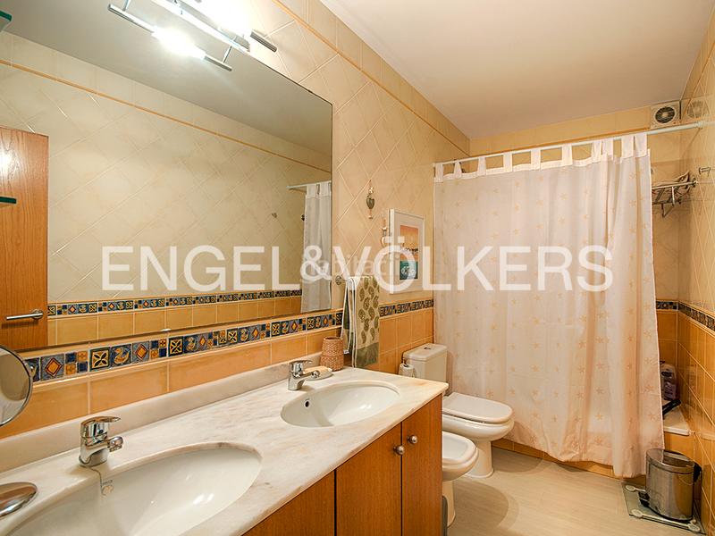 Foto 72132703-118e-4cae-8df8-d2e2d6bc48a7. Casa edificios residenciales y comerciales excepcionales en Empuriabrava Foto 72132703-118e-4cae-8df8-d2e2d6bc48a7. Casa edificios residenciales y comerciales excepcionales en Empuriabrava