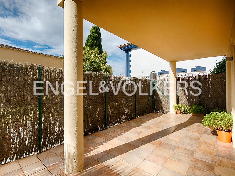 Foto 99856176-9f97-48e5-ae5c-27590a95933d. Casa edificios residenciales y comerciales excepcionales en Empuriabrava Foto 99856176-9f97-48e5-ae5c-27590a95933d. Casa edificios residenciales y comerciales excepcionales en Empuriabrava