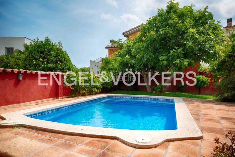 Foto 16c48816-b65c-4659-be89-271ef26b344e. Chalet tu oasis de tranquilidad en Carmençó Empuriabrava Foto 16c48816-b65c-4659-be89-271ef26b344e. Chalet tu oasis de tranquilidad en Carmençó Empuriabrava