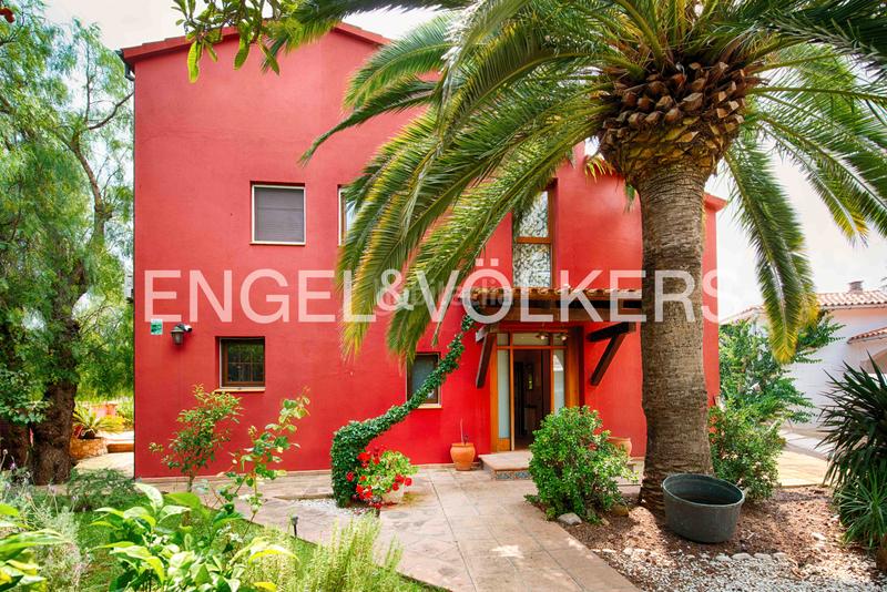 Foto 37d3180b-ded5-4286-b327-443aae5d7109. Chalet tu oasis de tranquilidad en Carmençó Empuriabrava Foto 37d3180b-ded5-4286-b327-443aae5d7109. Chalet tu oasis de tranquilidad en Carmençó Empuriabrava