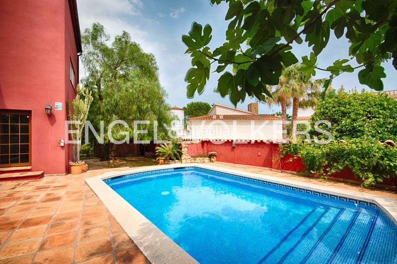 Foto 5661f6e3-b06e-4469-8ccc-166a350d6ac7. Chalet tu oasis de tranquilidad en Carmençó Empuriabrava Foto 5661f6e3-b06e-4469-8ccc-166a350d6ac7. Chalet tu oasis de tranquilidad en Carmençó Empuriabrava