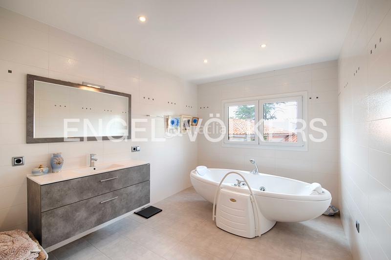 Foto 66f0f121-9c6e-43fa-a358-a9768ac427e5. Chalet tu oasis de tranquilidad en Carmençó Empuriabrava Foto 66f0f121-9c6e-43fa-a358-a9768ac427e5. Chalet tu oasis de tranquilidad en Carmençó Empuriabrava