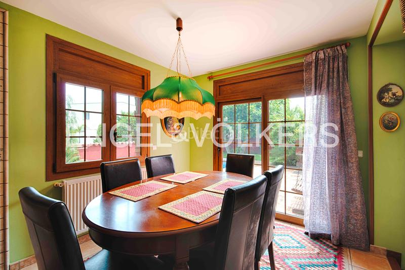 Foto 825281d9-09a6-4625-a03f-1143cacf9ce7. Chalet tu oasis de tranquilidad en Carmençó Empuriabrava Foto 825281d9-09a6-4625-a03f-1143cacf9ce7. Chalet tu oasis de tranquilidad en Carmençó Empuriabrava