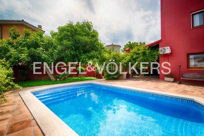 Foto 8e0d538b-cb62-4504-99d5-c049dabda37f. Chalet tu oasis de tranquilidad en Carmençó Empuriabrava Foto 8e0d538b-cb62-4504-99d5-c049dabda37f. Chalet tu oasis de tranquilidad en Carmençó Empuriabrava