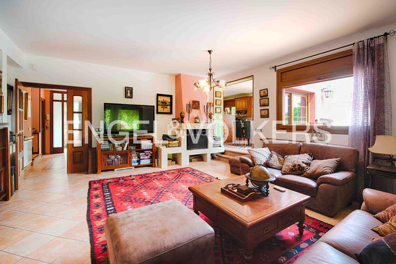 Foto d942e99f-fa79-42a8-8ebf-e0a2cf021d39. Chalet tu oasis de tranquilidad en Carmençó Empuriabrava Foto d942e99f-fa79-42a8-8ebf-e0a2cf021d39. Chalet tu oasis de tranquilidad en Carmençó Empuriabrava