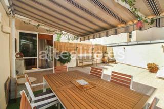 Apartment Carrer joaquín rodrigo. Apartamento bajo con gran terraza y piscina en la zona del albir Apartment Carrer joaquín rodrigo. Apartamento bajo con gran terraza y piscina en la zona del albir