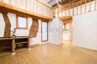 Dúplex a El Poble Sec - Parc de Montjuïc. Dúplex reformado en finca regia en el poblesec Dúplex a El Poble Sec - Parc de Montjuïc. Dúplex reformado en finca regia en el poblesec