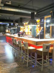 Local con inquilinos Avinguda corts catalanes. Bar musical restaurante Local con inquilinos Avinguda corts catalanes. Bar musical restaurante