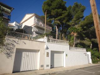 Chalet  Carrer de txecoslovàquia. Casa con vistas panoramicas al mar Chalet  Carrer de txecoslovàquia. Casa con vistas panoramicas al mar