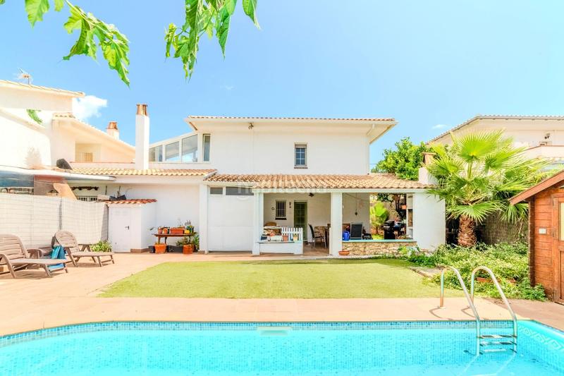 Foto bde015ea-0875-41df-8aac-9b33860c4e28. Casa amb aparcament piscina a Mas d´En Serra - Els Cards Sant Pere de Ribes Foto bde015ea-0875-41df-8aac-9b33860c4e28. Casa amb aparcament piscina a Mas d´En Serra - Els Cards Sant Pere de Ribes