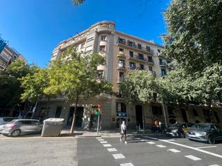 Appartement à Carrer de viladomat 13. En venta piso a reformar Appartement à Carrer de viladomat 13. En venta piso a reformar