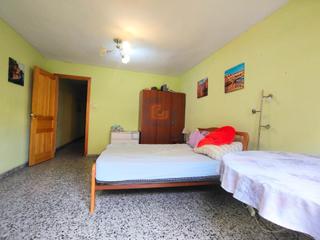 Pis a Carolinas Bajas. Amplio piso de 4 habitaciones en zona céntrica y tranquila de al Pis a Carolinas Bajas. Amplio piso de 4 habitaciones en zona céntrica y tranquila de al