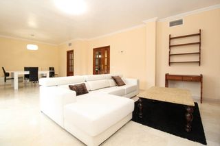 Rent Towny house Carrer puig sant salvador. Pareado en alquiler en la bonanova Rent Towny house Carrer puig sant salvador. Pareado en alquiler en la bonanova