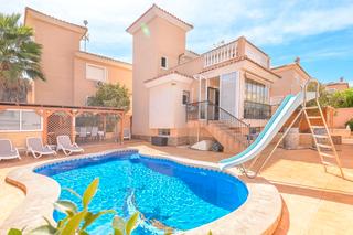 Chalet Calle rosa 1. Magnífico chalet independiente en orihuela costa con piscina y g Chalet Calle rosa 1. Magnífico chalet independiente en orihuela costa con piscina y g