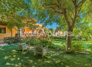 Chalet  Carrer de la boira 3. Exclusiva villa en campo de golf – elegancia y confort en un ent Chalet  Carrer de la boira 3. Exclusiva villa en campo de golf – elegancia y confort en un ent