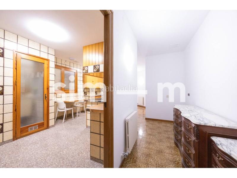 Foto 00a01a9e-7a26-4b49-b005-c64d85d0c084. Zweistöckige wohnung mit heizung parking in Nord Vic Foto 00a01a9e-7a26-4b49-b005-c64d85d0c084. Zweistöckige wohnung mit heizung parking in Nord Vic