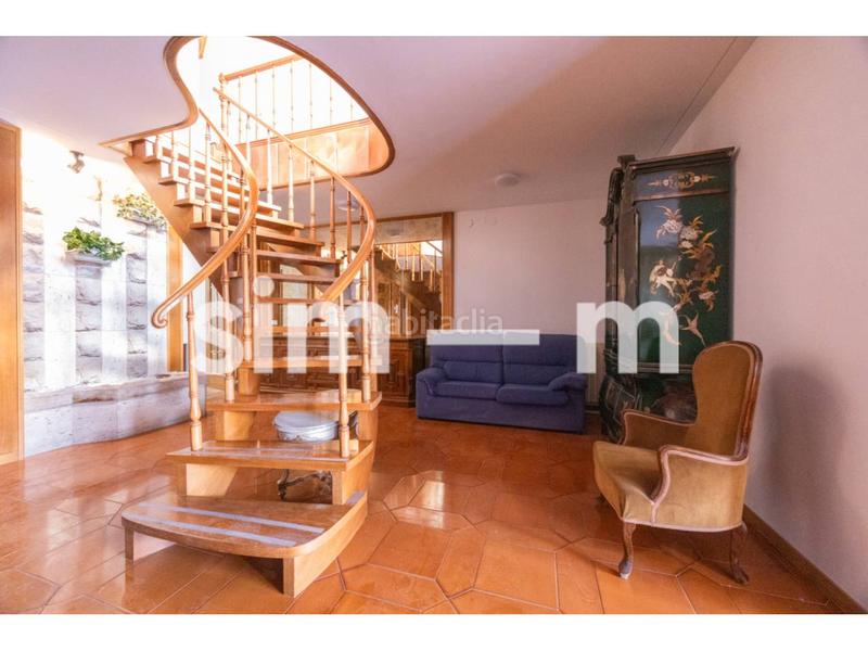 Foto 3cf2edd0-b870-48be-b54c-ddb90c0f0925. Zweistöckige wohnung mit heizung parking in Nord Vic Foto 3cf2edd0-b870-48be-b54c-ddb90c0f0925. Zweistöckige wohnung mit heizung parking in Nord Vic