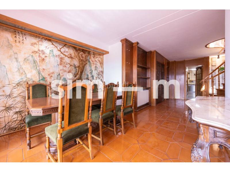 Foto d239642f-1add-48a5-9bbd-9084e5a6f42a. Zweistöckige wohnung mit heizung parking in Nord Vic Foto d239642f-1add-48a5-9bbd-9084e5a6f42a. Zweistöckige wohnung mit heizung parking in Nord Vic