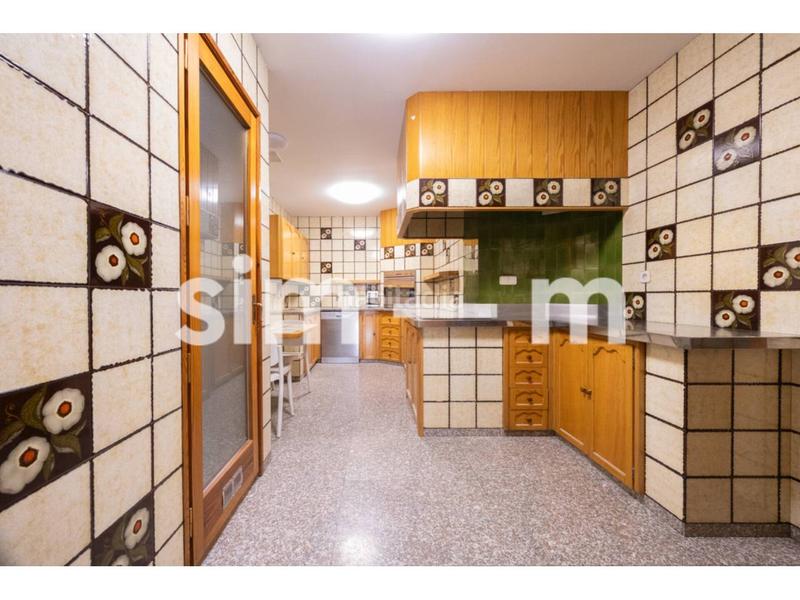 Foto efb89e1e-2df3-426c-b88e-3c9d0fff5493. Zweistöckige wohnung mit heizung parking in Nord Vic Foto efb89e1e-2df3-426c-b88e-3c9d0fff5493. Zweistöckige wohnung mit heizung parking in Nord Vic